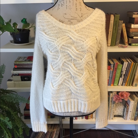 Victoria's Secret Sweaters - Victoria’s Secret Moss International sweater sz L